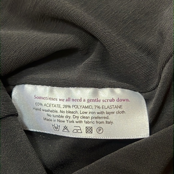 M.M.Lafleur medium black twisted knot sleeveless blouse. - Picture 8 of 8